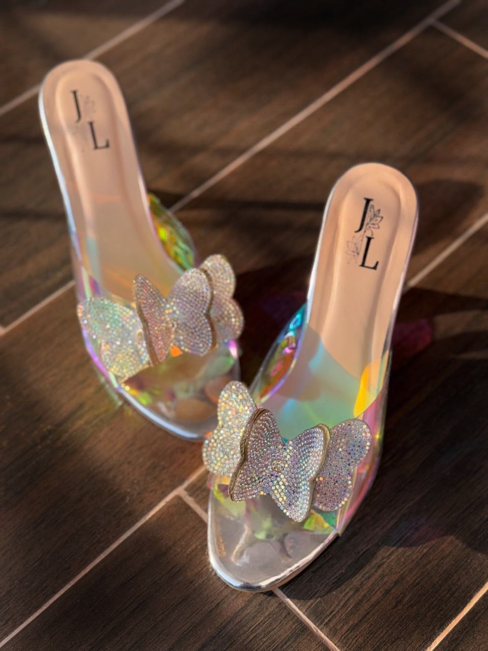 Butterfly wings (Pre-book)
