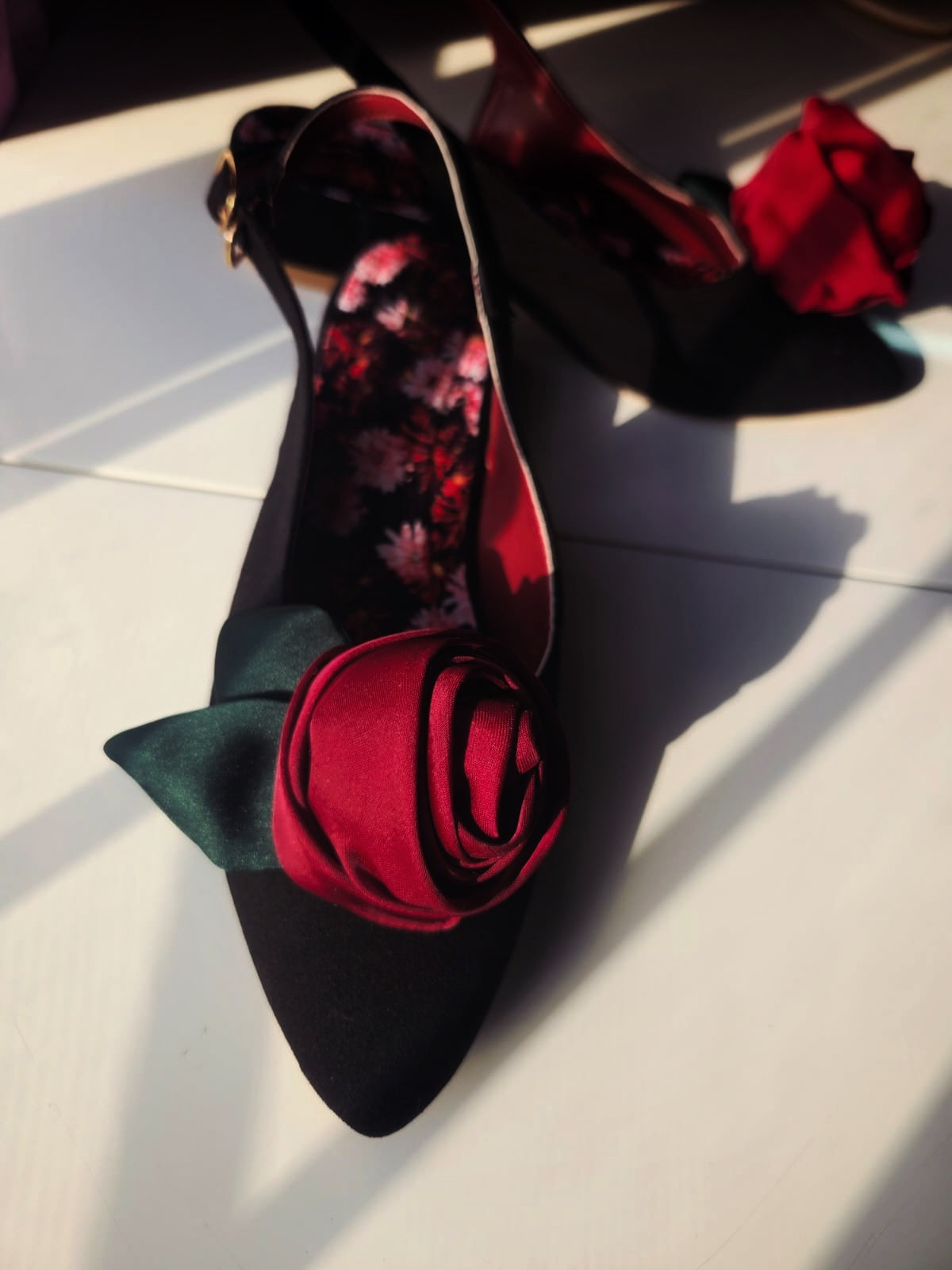 Rose black