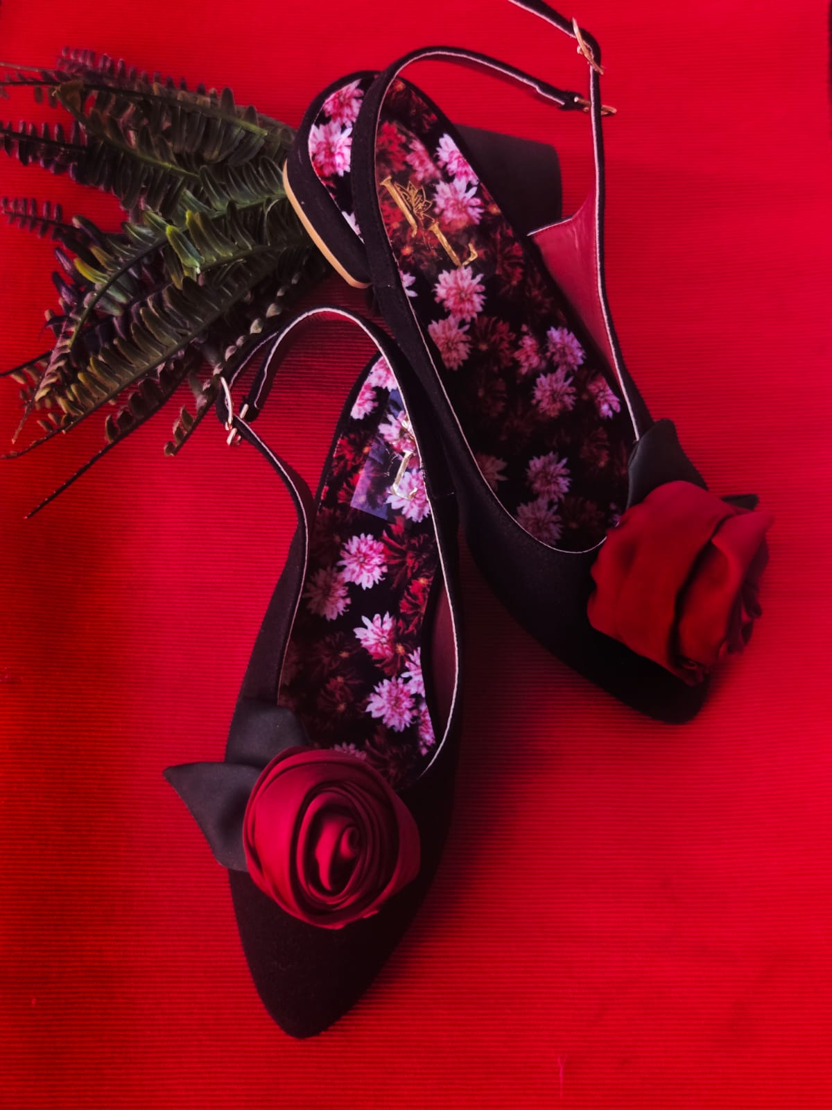 Rose black